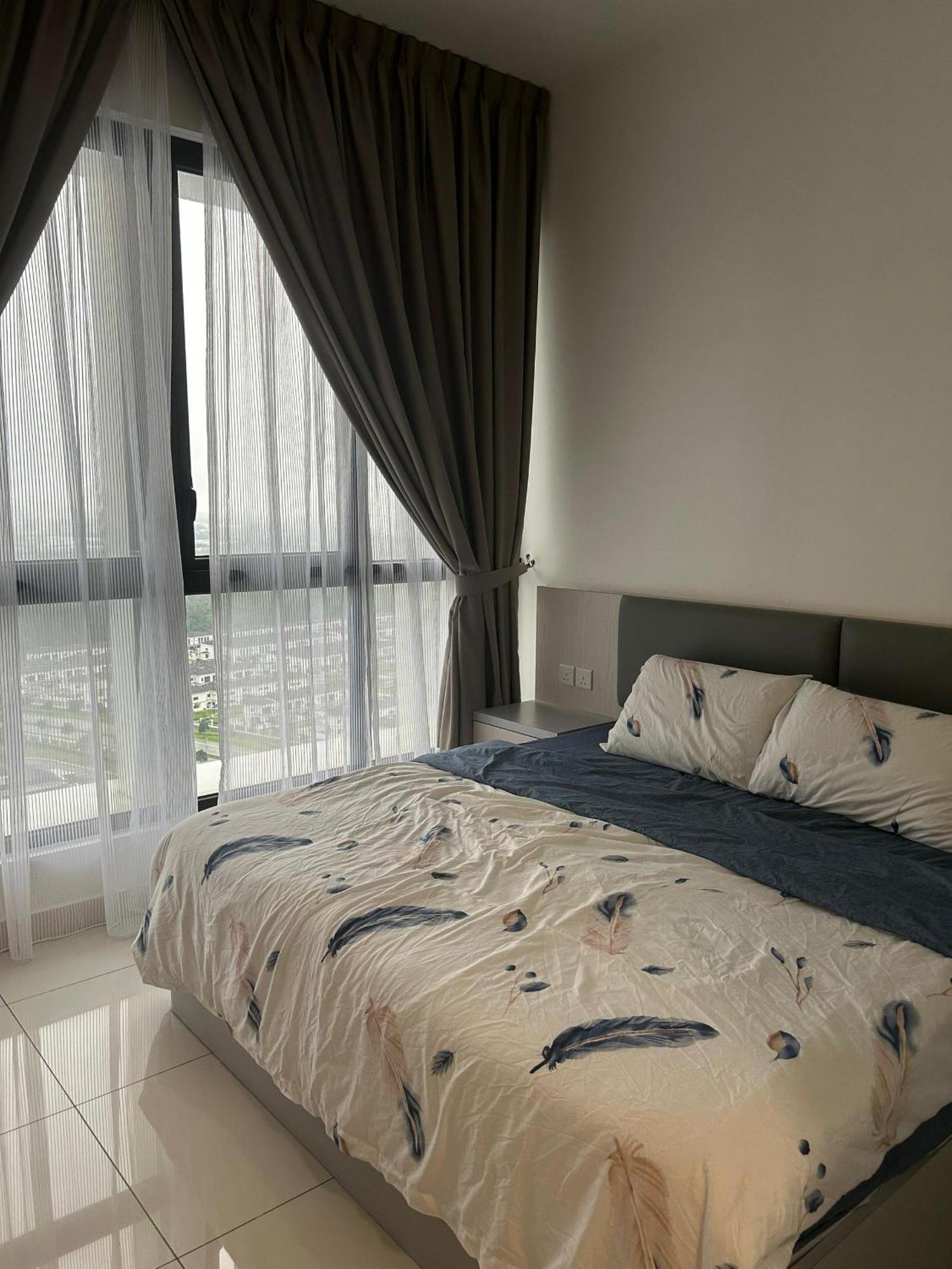 Eco Nest 3 Bedroom Duplex Apartment Nusajaya  Extérieur photo